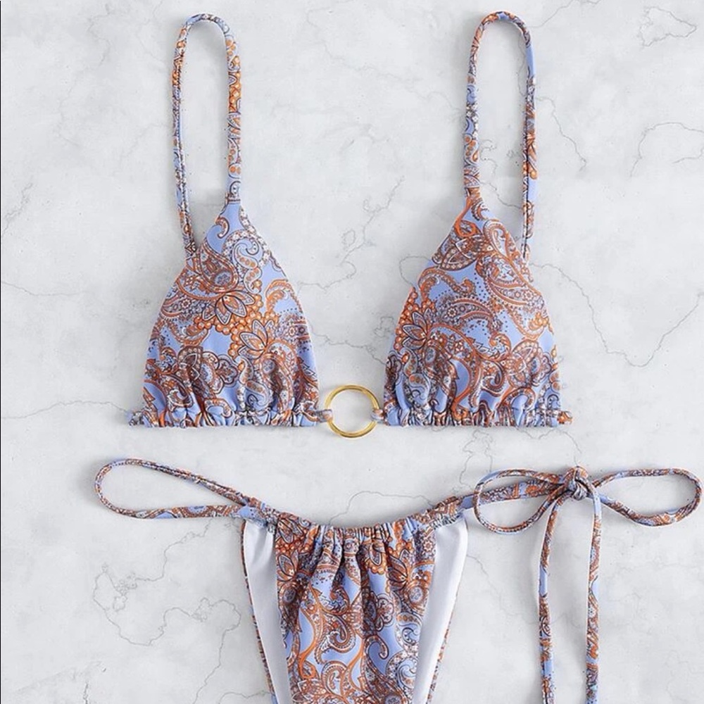 Swimsuit - Picture 3 of 7